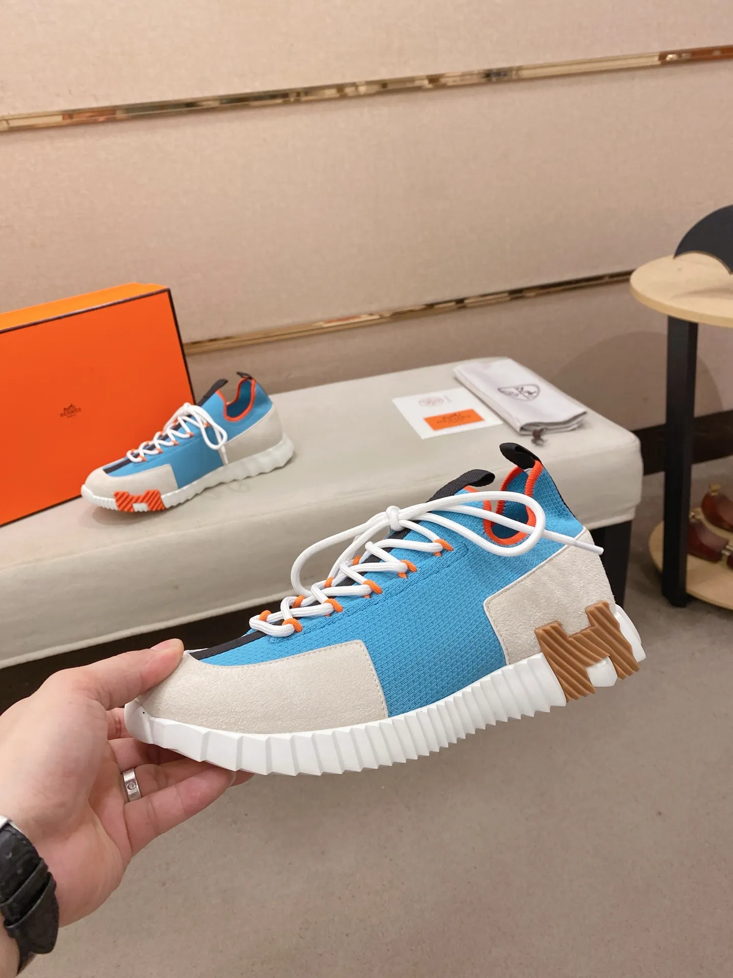Men's clothing and shoes💰: 620💰《HERMES》【Classic Original Version】Hermès; Top 🔝 Purchasing Agency 🔍🔍Men's latest 🇺🇸 counters are on sale simultaneously, original imported from Italy ▲▲Silk cowhide with breathable fabric ▲▲ (high-end and expensive Qi·Grade) Exquisite workmanship (Italian 🇮🇹Imported water-dyed 🐂cowhide lining) Sole: Original sole provided by the original factory, ⚠️Exclusive double-layer activity·TPR·Rubber·Combined molded outsole; Super·comfortable·wear-resistant·non-slip·environmental protection The real thing is more beautiful if you take the real thing (high quality, follow the order), you can enter and exit the counter at will * Number of yards: 38·39·40·41·42·43·44# (can be customized 45.)